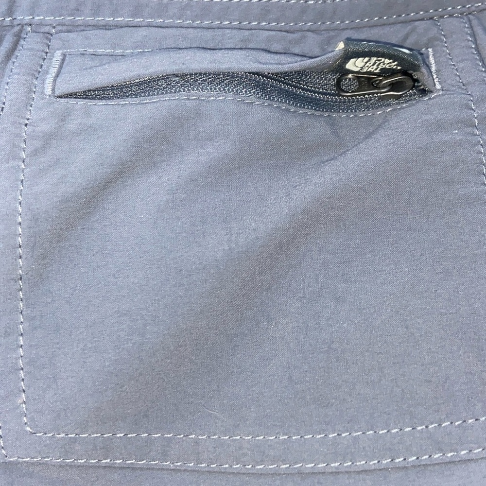 The North Face gray stretchy DWR UPF Bermuda shorts size‎ 4 - Picture 10 of 12